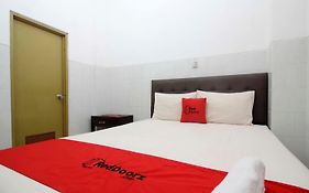 RedDoorz @ Seturan Raya